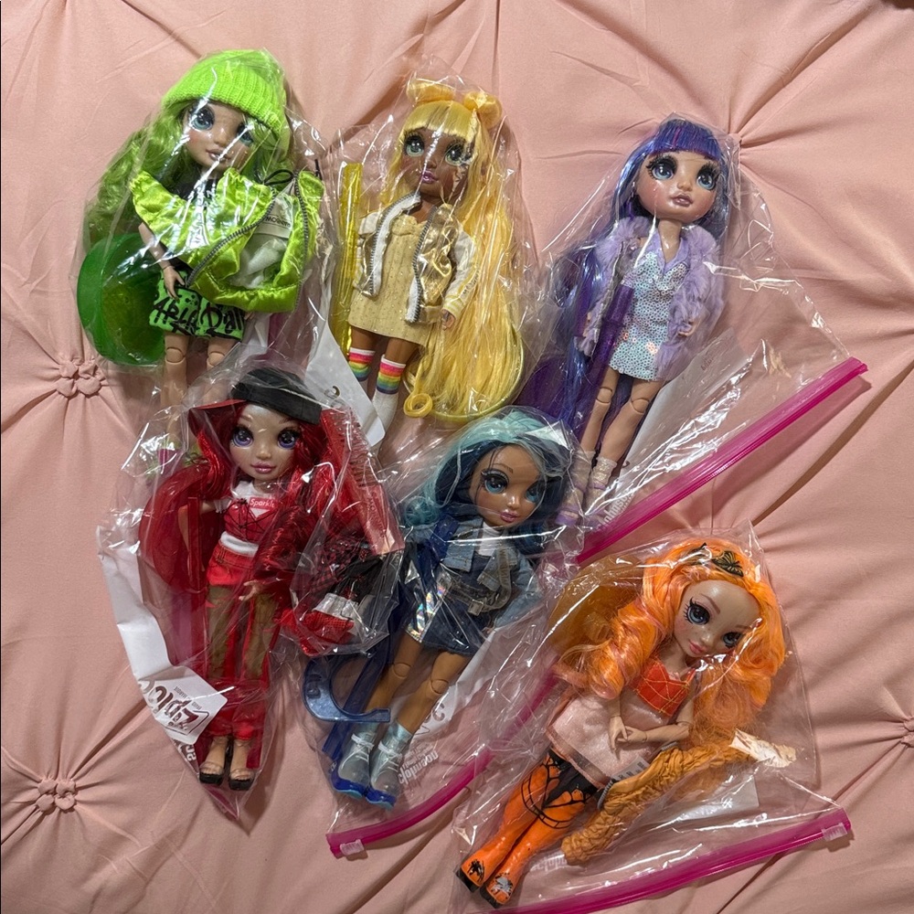 Lot of 6 Rainbow High Dolls
